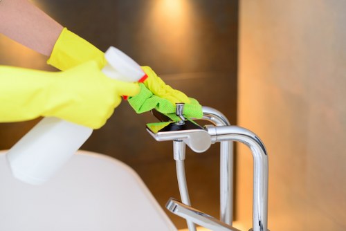 Free quote policy for Cleaner Ealing waste removal services