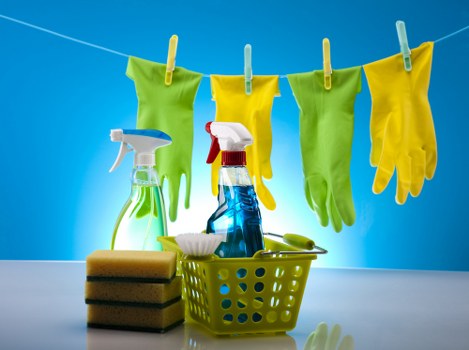 Local curtain cleaning process for delicate drapes and blinds